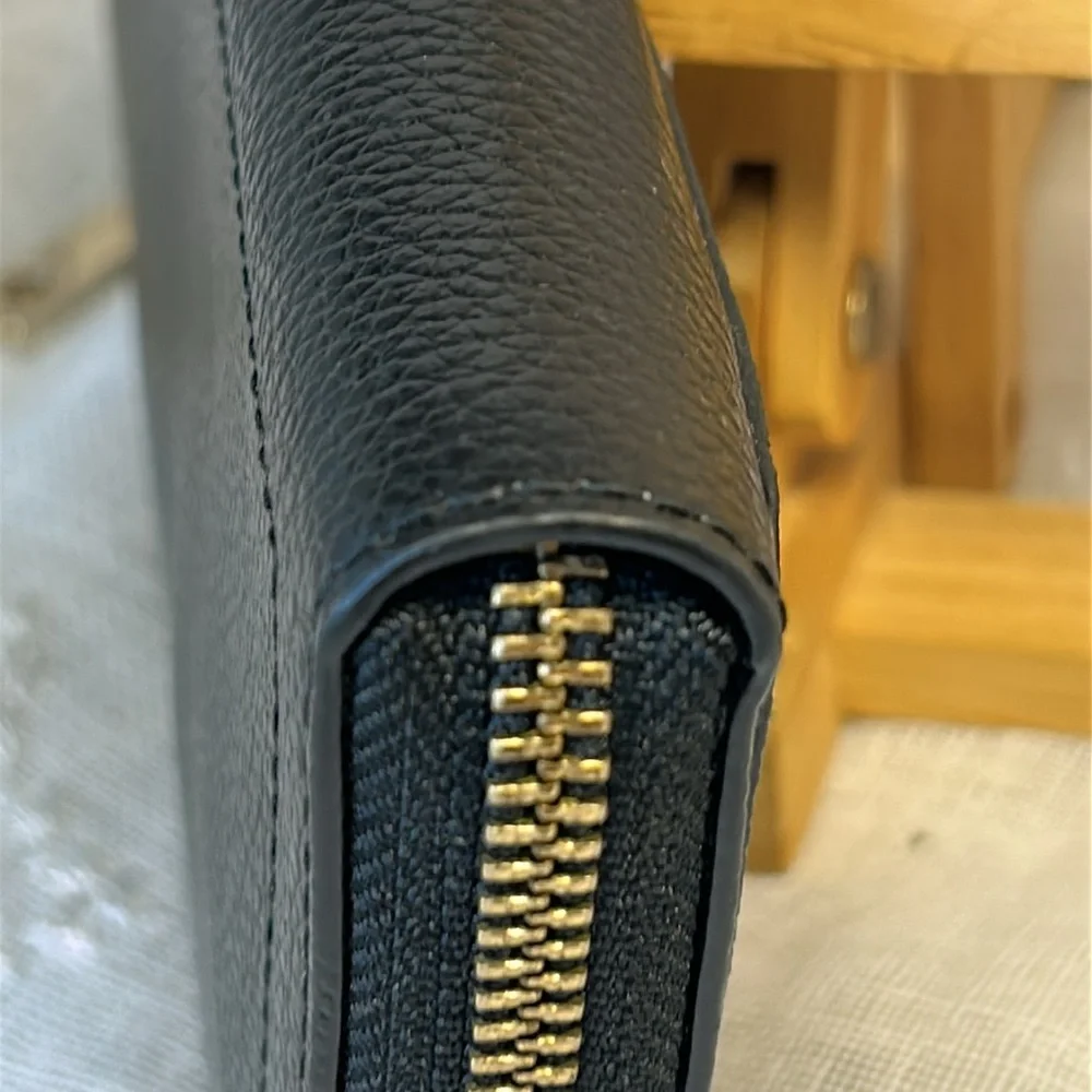 NWOT Kate Spade leather large wallet